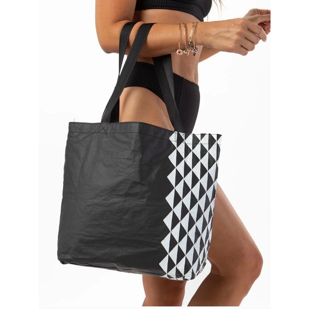Aloha Collection Reversible Tote Kalapana NEW - Picture 3 of 11